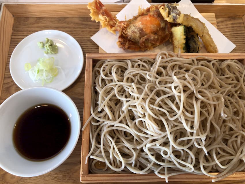 蟹の天ぷらとざる蕎麦
