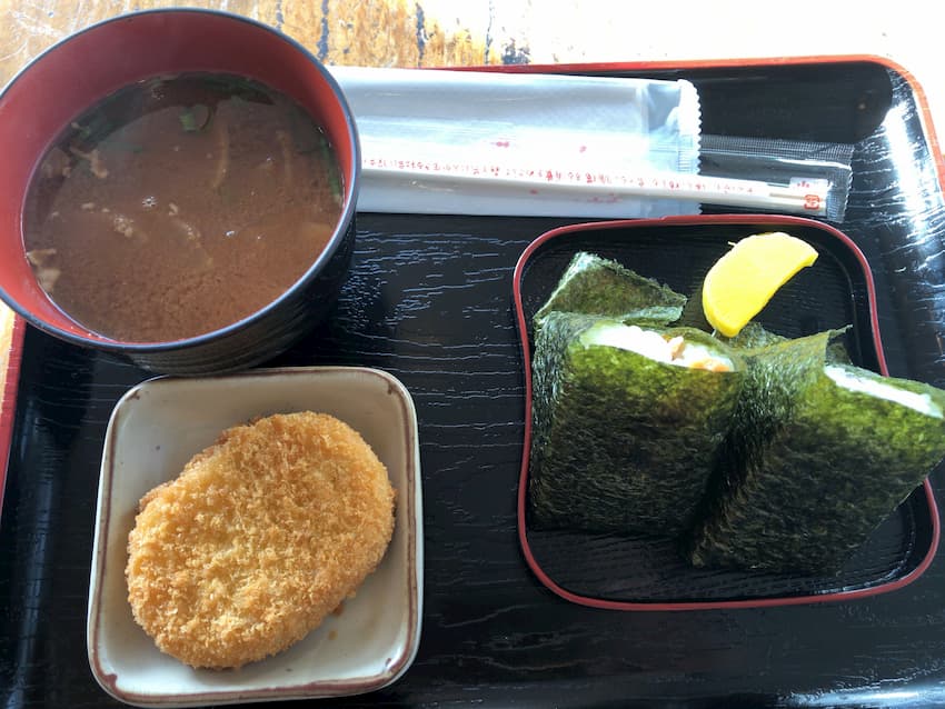 おむすびと豚汁セット