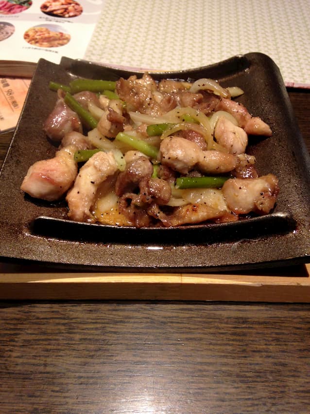 奥久慈しゃもとつくば鶏の炒め