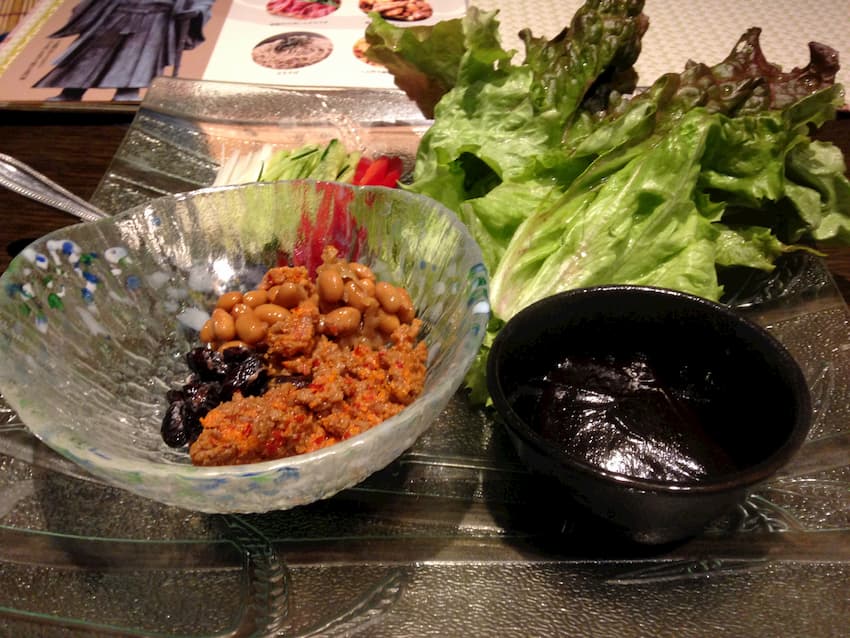 納豆とそぼろレタス巻き