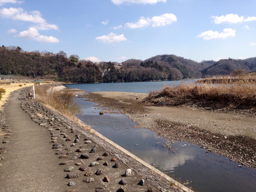 川