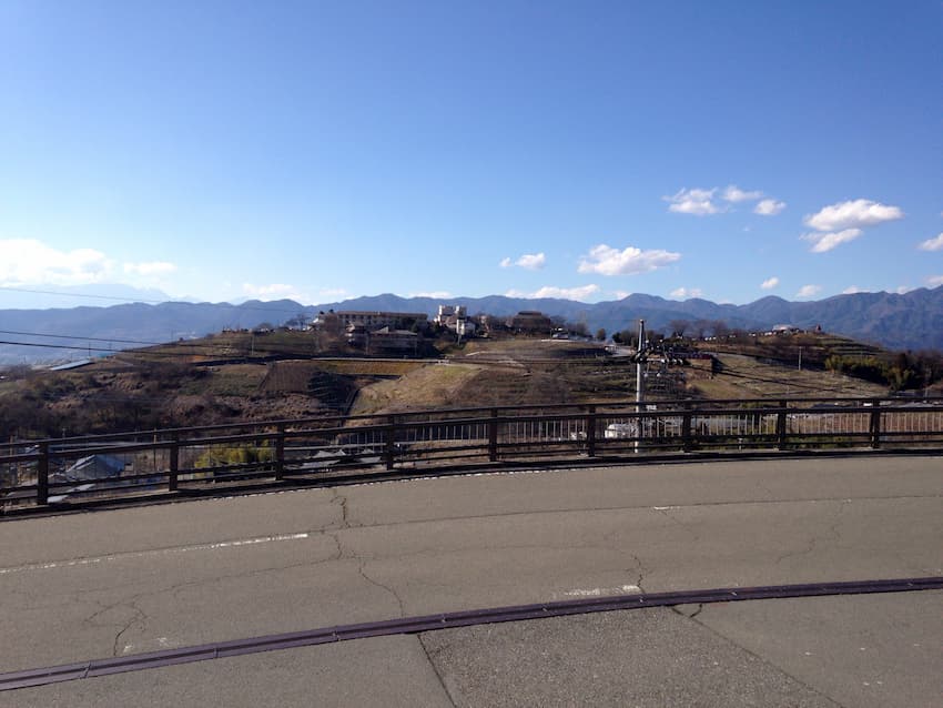 勝沼ぶどう郷駅前
