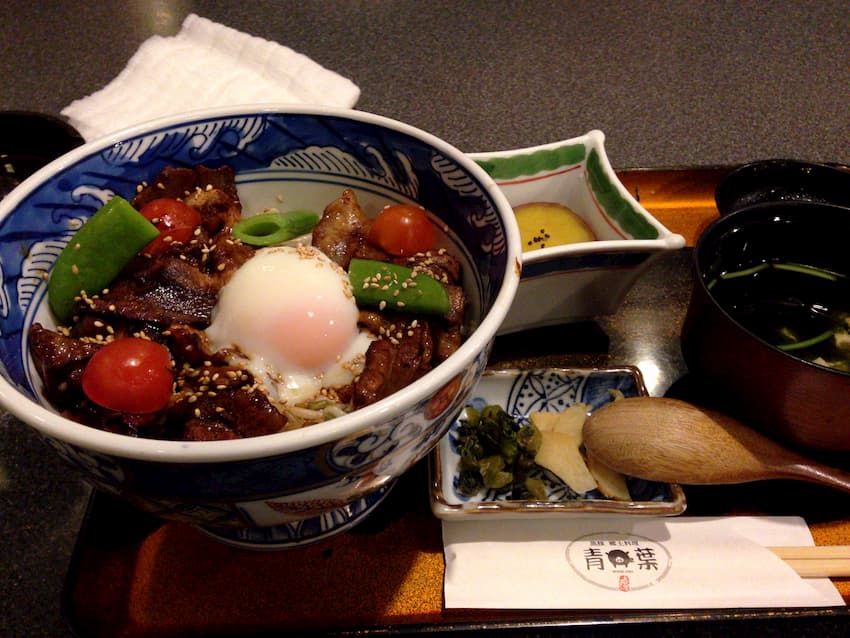 いぶすき黒豚丼(温たまらん丼)