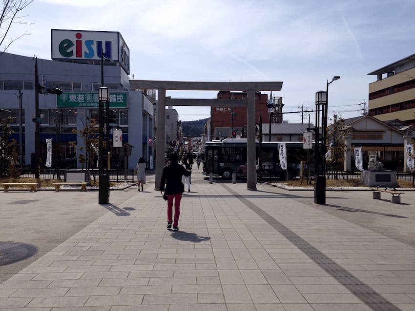 伊勢市駅前