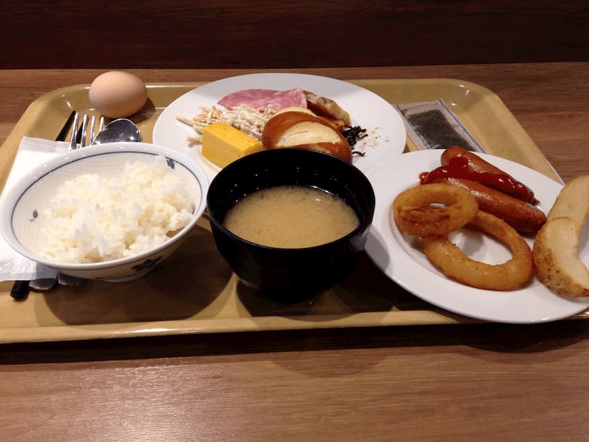 朝食