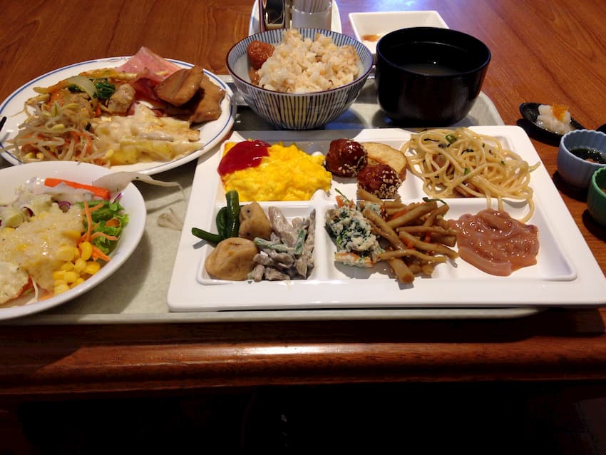 朝食