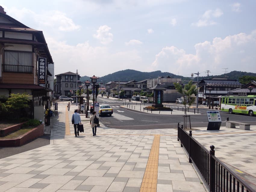平泉駅前