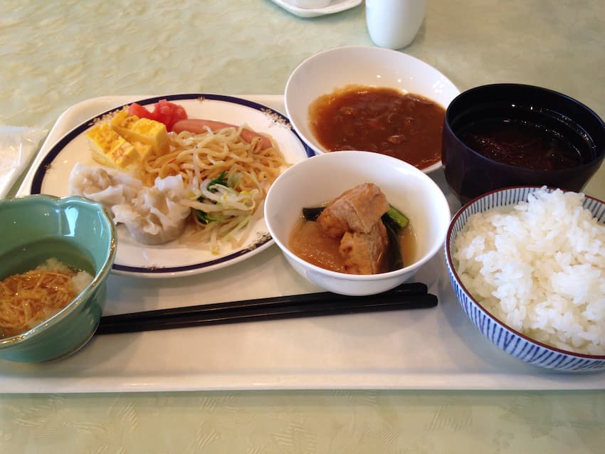朝食