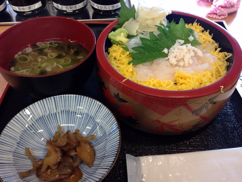 生白エビ丼