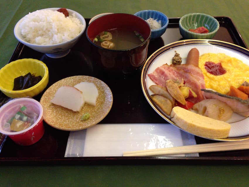 朝食
