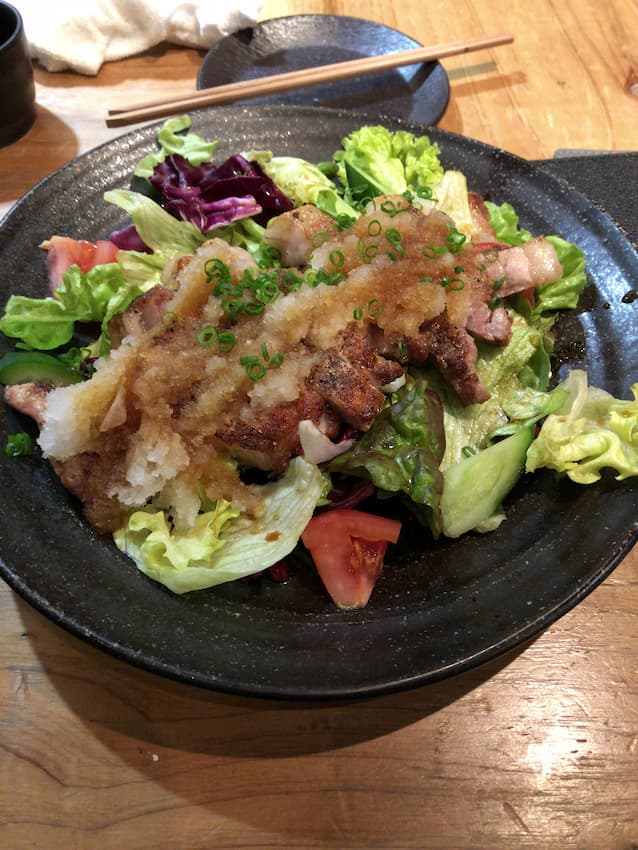 瑞浪ボーノポーク黒胡椒焼きシャキシャキサラダ