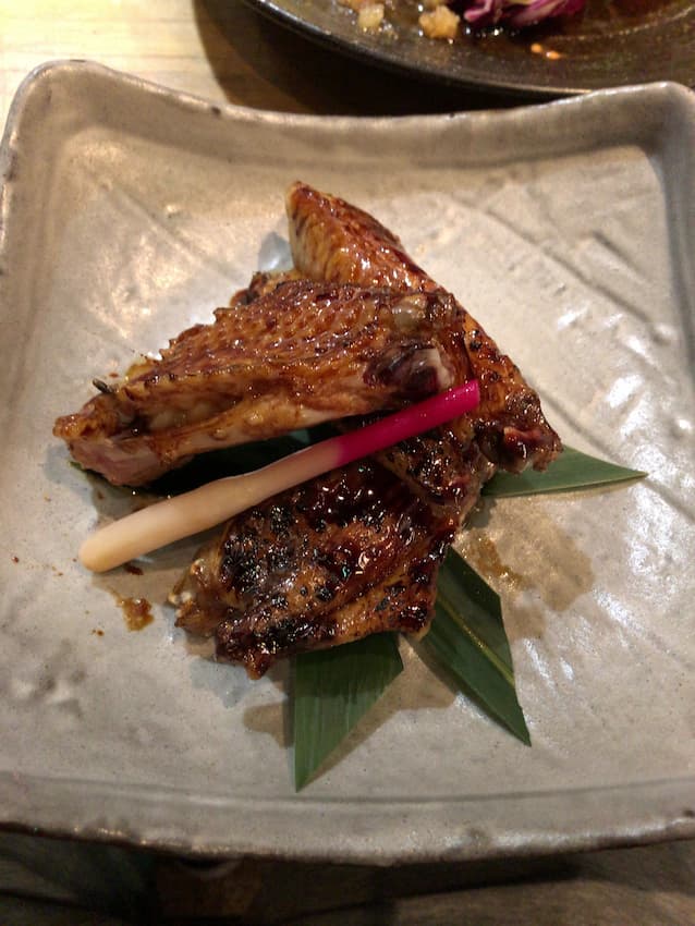奥美濃古地鶏の手羽先
