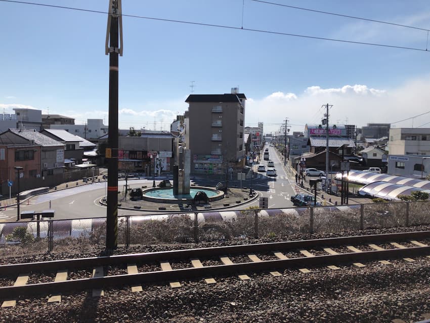 穂積駅のホーム