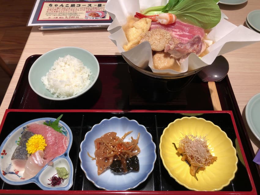 霧島昼御膳(東)