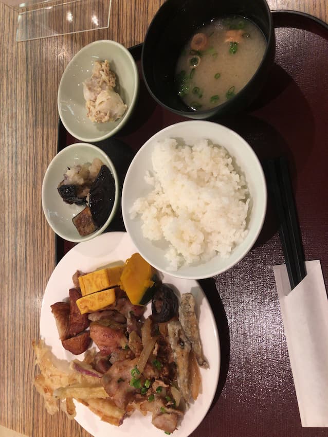 朝食