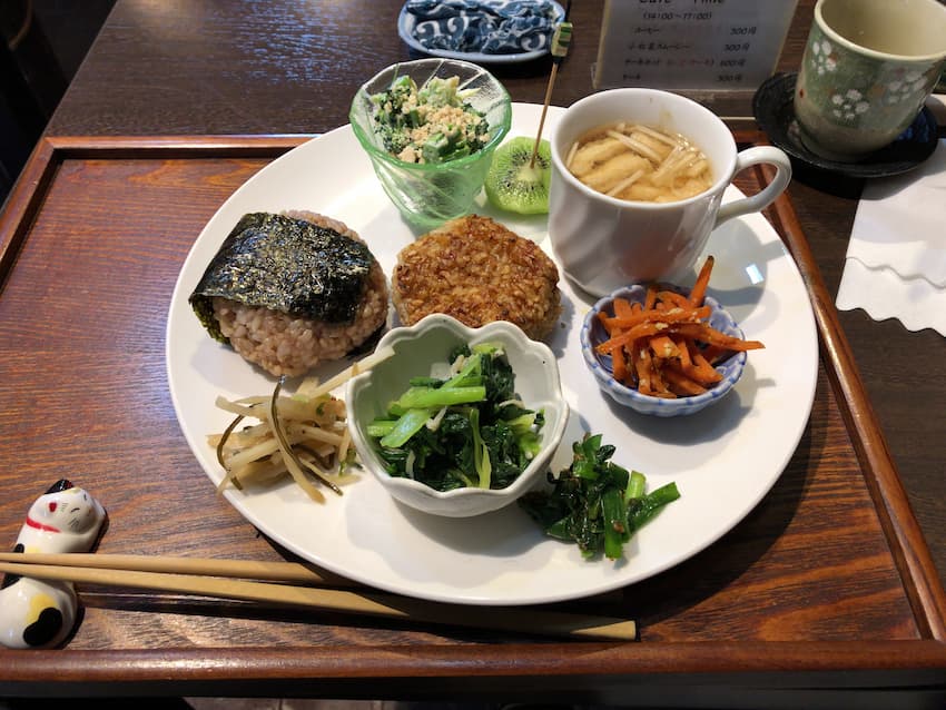 玄米おにぎりプレート