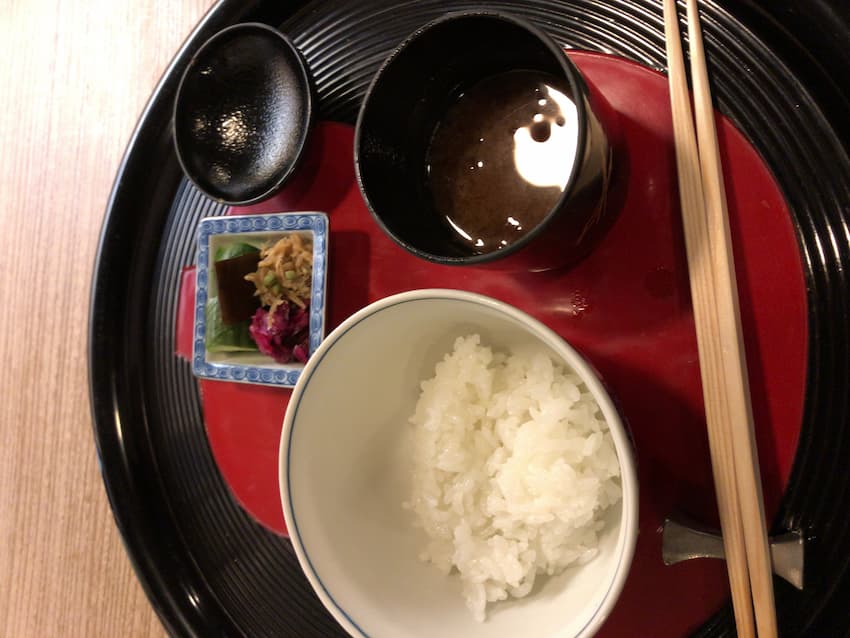 ご飯、味噌汁、香物