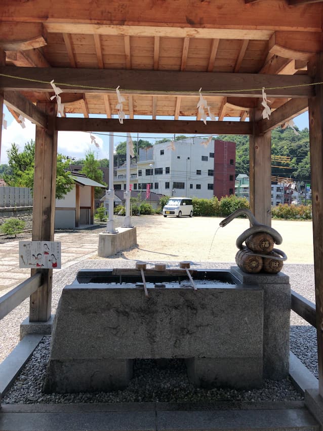 白蛇神社