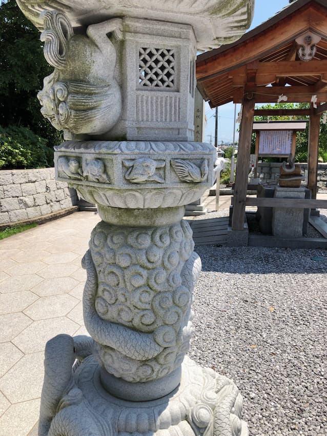 白蛇神社