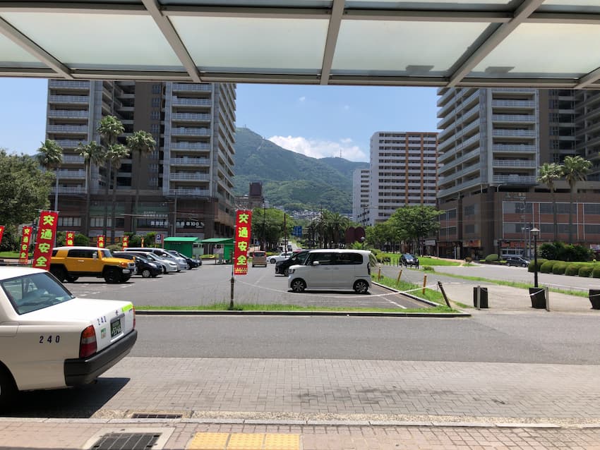 八幡駅前