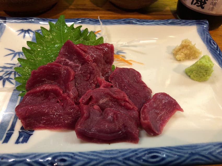 上赤身馬刺し