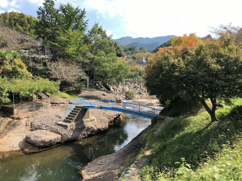 砥部衝上断層