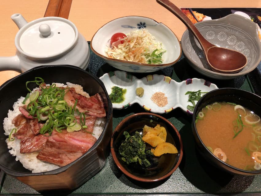 あか牛茶漬け