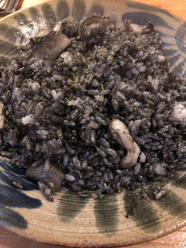 イカ墨チャーハン