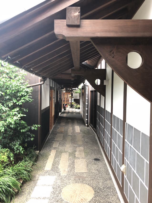 矢掛屋
