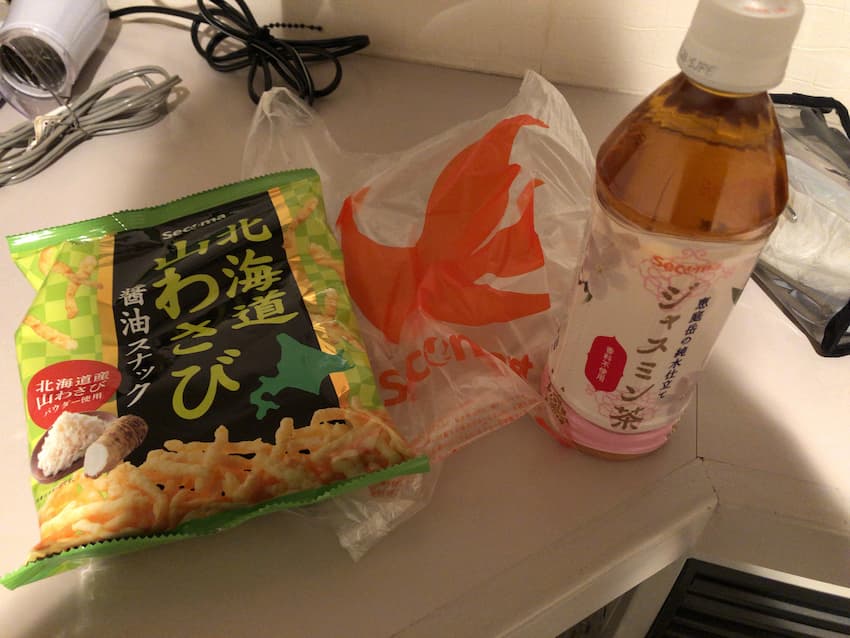 スナックとドリンク