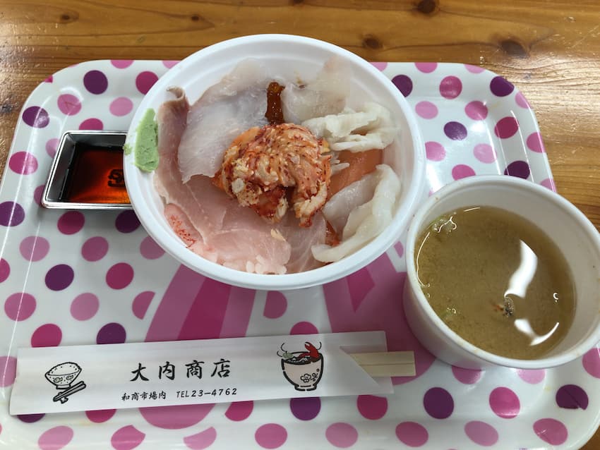 丼とカニ汁