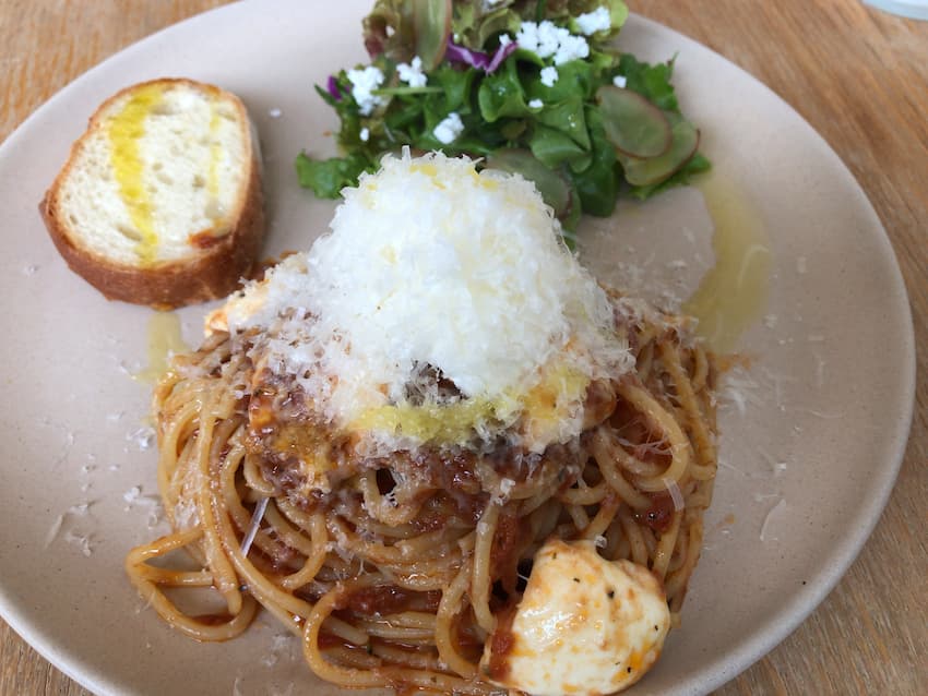 3種チーズとトマトソースのパスタ
