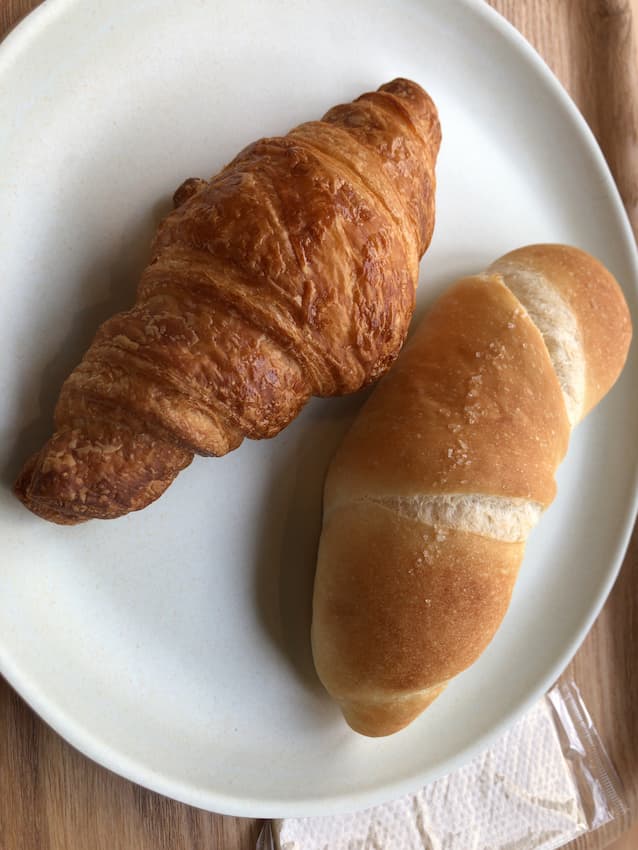 塩パンとクロワッサン