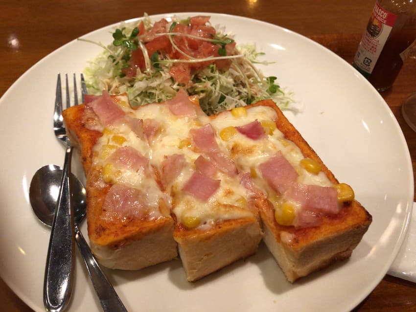 コーン・ベーコンチーズトースト
