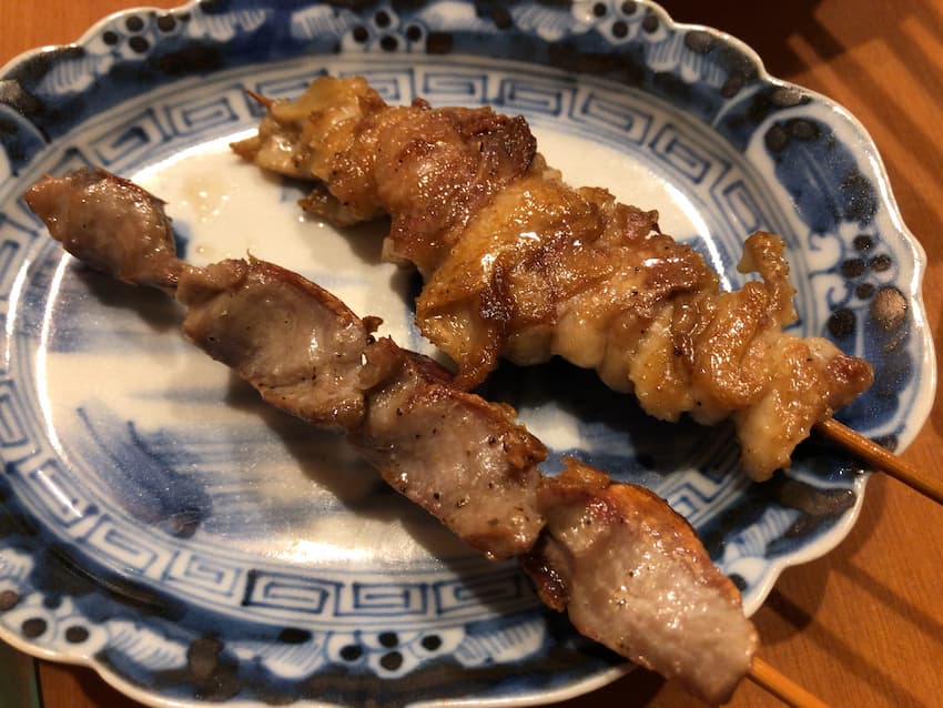 鳥皮串と砂肝串