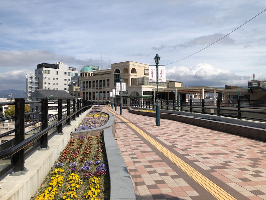 長浜駅前