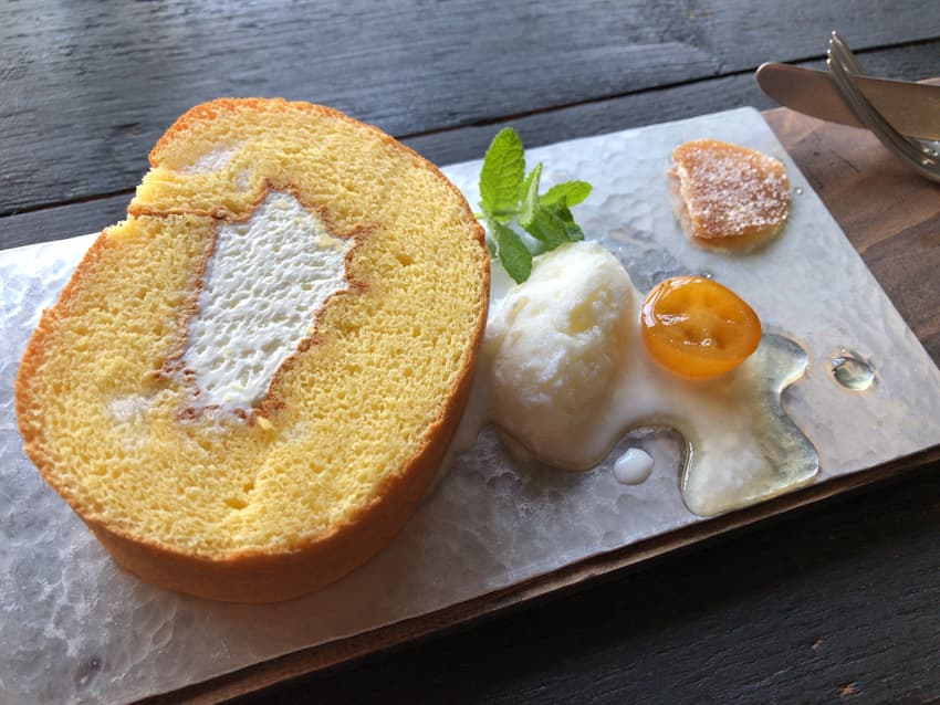 はちみつロールケーキ